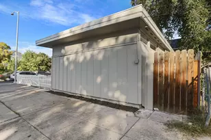 702 E Oak St, Stockton, CA 95202 - Photo 7