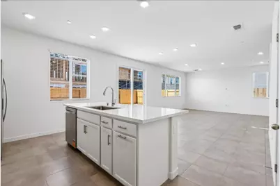43 Daytona Ct, Sacramento, CA 95835 - Photo 5