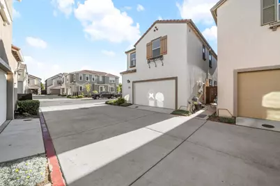 8987 Upbeat Way, Elk Grove, CA 95757 - Photo 3