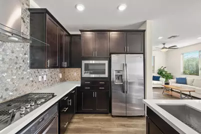 8987 Upbeat Way, Elk Grove, CA 95757 - Photo 19