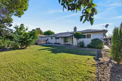 7309 Stanwood Way, Sacramento, CA 95831 - Photo 9