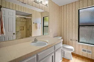 7247 Havenside Dr, Sacramento, CA 95831 - Photo 35