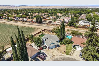 20 Yosemite Drive, Tracy, CA 95376 - Photo 19