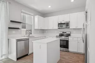 813 Lake Park Cir, Galt, CA 95632 - Photo 1