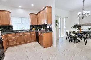7809 Park River Oak Cir, Sacramento, CA 95831 - Photo 13