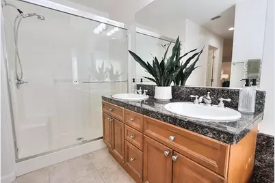 7809 Park River Oak Circle, Sacramento, CA 95831 - Photo 25