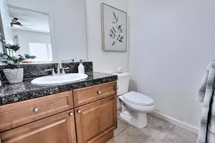 7809 Park River Oak Cir, Sacramento, CA 95831 - Photo 17