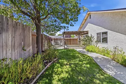 4214 Thornhill Drive, Sacramento, CA 95826 - Photo 39