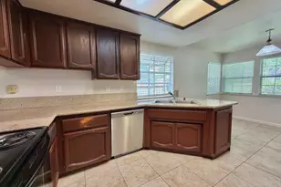 8561 Vintage Park Dr, Sacramento, CA 95828 - Photo 13