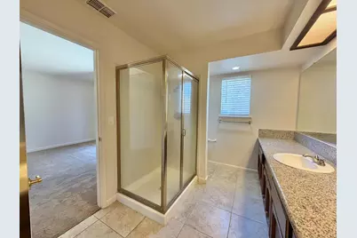 8561 Vintage Park Drive, Sacramento, CA 95828 - Photo 17
