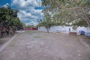 3849 E Dayton Ave, Fresno, CA 93726 - Photo 27