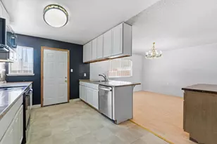2300 66th Ave, Sacramento, CA 95822 - Photo 9