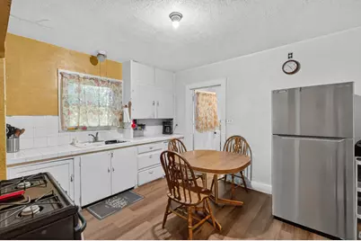 3851 W Pacific Avenue, Sacramento, CA 95820 - Photo 13