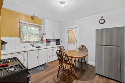 3851 W Pacific Avenue, Sacramento, CA 95820 - Photo 9