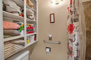 3851 W Pacific Ave, Sacramento, CA 95820 - Photo 23