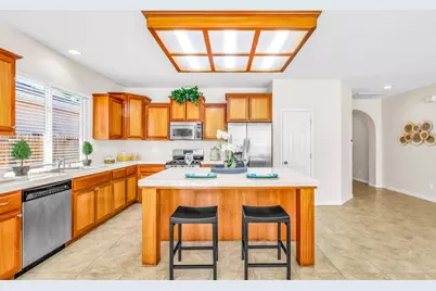 8625 Jocelyn Way, Elk Grove, CA 95758 - Photo 11