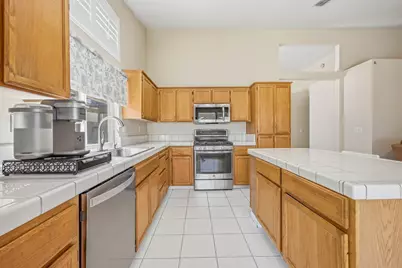 9191 Morgan Point Court, Elk Grove, CA 95624 - Photo 17