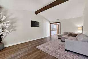 7700 Harvest Woods Dr, Sacramento, CA 95828 - Photo 5