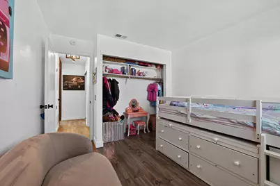 7700 Harvest Woods Drive, Sacramento, CA 95828 - Photo 17