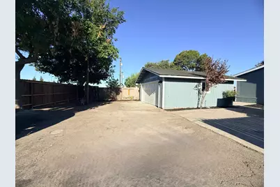 4049 Farmington Road, Stockton, CA 95215 - Photo 7