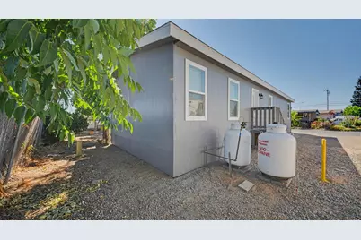 E F Street #14, Oakdale, CA 95361 - Photo 5