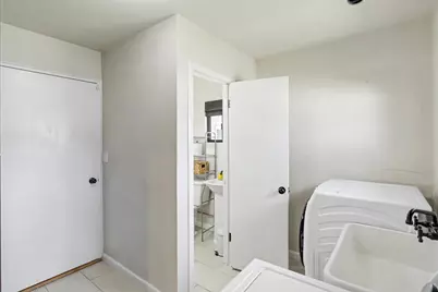 228 Lois Avenue, Galt, CA 95632 - Photo 35