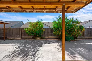 737 Fume Blanc Ct, Los Banos, CA 93635 - Photo 35