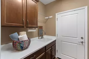 7441 Chatsworth Cir, Elk Grove, CA 95757 - Photo 27