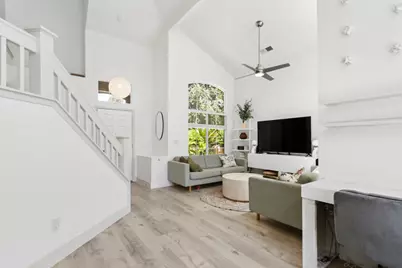 8120 Village Brook Way, Elk Grove, CA 95758 - Photo 11