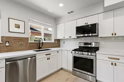 8120 Village Brook Way, Elk Grove, CA 95758 - Photo 15