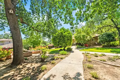 8218 Finisterre Court, Fair Oaks, CA 95628 - Photo 3