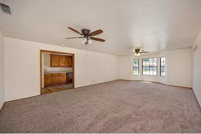 4701 Kerwood Way, Sacramento, CA 95823 - Photo 5