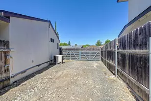 4701 Kerwood Way, Sacramento, CA 95823 - Photo 23