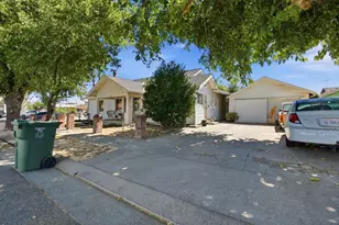 326 W 9th St, Tracy, CA 95376 - Photo 7