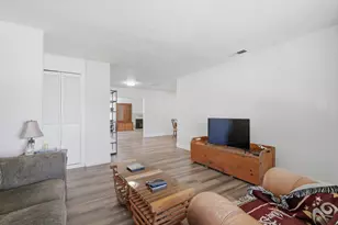 3209 Back Cir, Sacramento, CA 95821 - Photo 9