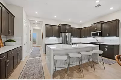 8993 Elliott Springs Drive, Elk Grove, CA 95624 - Photo 5