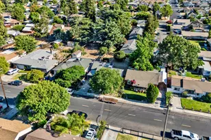 880 Julian St, Turlock, CA 95380 - Photo 25