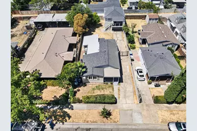 2327 Beaumont Street, Sacramento, CA 95815 - Photo 5