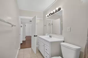 2327 Beaumont St, Sacramento, CA 95815 - Photo 29
