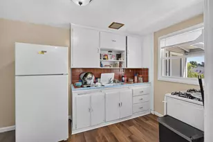2327 Beaumont St, Sacramento, CA 95815 - Photo 37