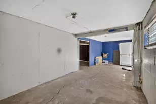 2327 Beaumont St, Sacramento, CA 95815 - Photo 45