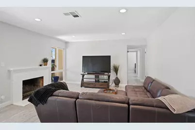 311 E Swain Road, Stockton, CA 95207 - Photo 3