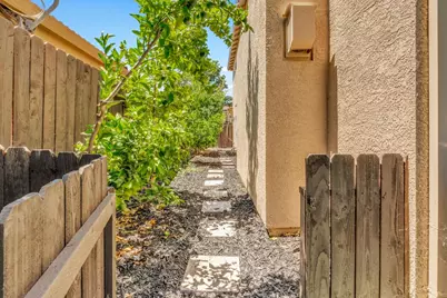 8621 Banton Circle, Elk Grove, CA 95624 - Photo 57