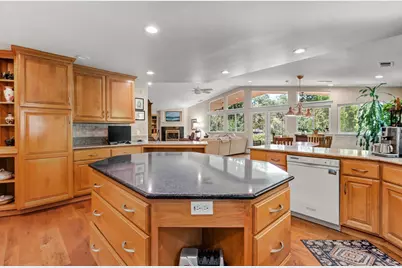 910 Carol Ann Court, Roseville, CA 95661 - Photo 19