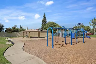 1040 Dartmoor Cir, Lodi, CA 95240 - Photo 17