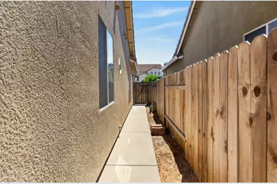 9525 Misty River Way, Elk Grove, CA 95624 - Photo 41