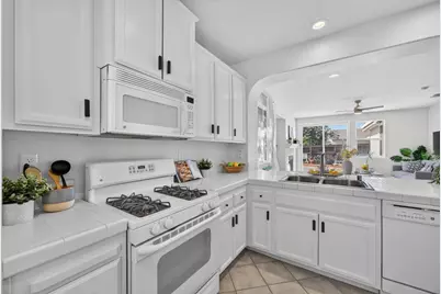 10085 Tittle Way, Elk Grove, CA 95757 - Photo 13