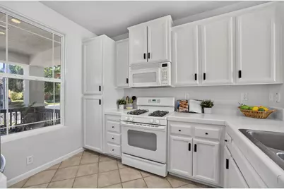 10085 Tittle Way, Elk Grove, CA 95757 - Photo 11