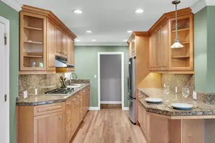 12425 Woodside Dr, Saratoga, CA 95070 - Photo 7