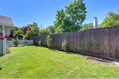 8940 Oakmore Way, Orangevale, CA 95662 - Photo 33